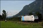 E186 101 rollt als Tfzf vom Brenner kommend zurck nach Mnchen… Htte man mal nicht den Fotopunkt gewechselt wre das Bild sicher viel besser geworden…. (07.08.2009)
