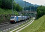 186 105 und 3 weitere 186 mit dem Leipziger-KLV am 26.06.2010 unterwegs bei Matrei am Brenner.