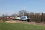 186 287-9 (Lokomotion) und 186 139-2 mit einem Güterzug in Hilperting, 27. März 2014