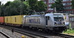 METRANS Rail (Deutschland) GmbH, Leipzig [D] mit der Akiem Lok  187 513-7  [NVR-Nummer: 91 80 6187 513-7 D-AKIEM] und einem Containerzug Richtung Hamburger Hafen am 21.05.24 Höhe Bahnhof