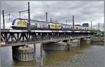 Metronomzug auf der Oberhafenbrücke in Hamburg.