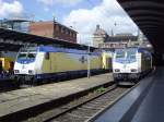 ME 146-01 und ME 146-05 stehen mit ihren Zgen auf Gleis 12 & 13 in Hamburg Hbf.