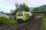 ES 64 U2-014 der Mittelweser Bahn bei sichtlicher Unterforderung. Gesehen am 19.05.2008 in Bad Breisig.