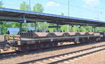 Drehgestell-Flachwagen mit Lademulden für Coils vom Einsteller On Rail GmbH mit der Nr.33 RIV 80 D-ORME 4870 014-4 Sahmms am 05.06.19 Bf. Flughafen Berlin-Schönefeld.