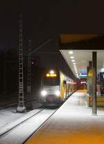 ODEG Kiss mit 'ET 445.103' als RE4 (RE67182) kurz vor seiner Abfahrt Richtung Berlin Hbf. und Ludwigsfelde. Berlin Jungfernheide im Februar 2021.