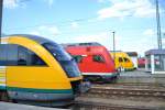 Ein Desiro  (BR 642) , KISS (ET 445) und ein RE mit Doppelstock Wagen in Cottbus am 27.03.2014