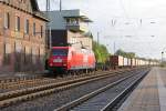 Mit den ersten Sonnenstrahlen in Eichenberg am 13.09.2011 kam auch 145-CL 015 der OHE und Containerzug in Richtung Sden daher.