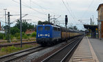 140 042 beförderte am 31.07.16 einen Altmann-Autozug von Rackwitz(bei Leipzig) zu einem der Nordseehäfen. Auf dem Weg Richtung Dessau durchfährt der Zug Delitzsch.