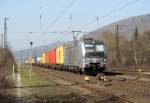 193 804-2 von Railpool zieht am 13. März 2014 einen Containerzug durch Gemünden in Richtung Würzburg.
