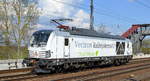 Railsystems RP GmbH, Gotha [D] mit  248 001  [NVR-Nummer: 90 80 2248 001-0 D-RPRS] am 20.04.21 Durchfahrt Bf.