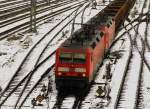 143 286-3 und 143 186 -5 (von DB-Regio geliehen) am 23.03.08 mit Gterzug in Halle /S..