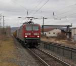 Zwei mal RBH 143 an einem Mll-Zug. Zuvorderst: 143 936-3 (RBH 109). Aufgenommen am 11.03.2012 in Felsberg-Gensungen.