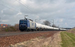 143 254 der RBH beförderte am 19.03.16 einen mit Styrol befüllten Kesselwagenzug durch Zeithain Richtung Falkenberg(E). Styrol wird zur Herstellung von Kunststoffen verwendet.