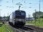 Railpool/Rurtalbahn Cargo 193 810-9 am 27.05.17 in Hanau von einen Gehweg aus fotografiert