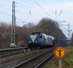Die V105  Sally  von der Rurtalbahn kommt die Kohlscheider-Rampe hoch aus Richtung Herzogenrath mit ein paar Kohlewagen und eine 185 673 von der Rurtalbahn aus Emmerich nach Aachen-Rothe-Erde und