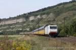185 636-8 (Rurtalbahn Cargo) fhrt am 29. August 2013 um 16:51 Uhr mit einem Gterzug durch Thngersheim