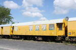 Der Schweerbau Bauwagen 75 80 2329 134-0 D-WSG, am 14.05.2023 in Erfurt Gbf.