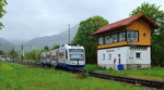 VT 110 der BOB verlässt am 19.05.2016 den Bahnhof Schliersee in Richtung München