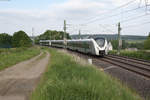 1440 205 als RE 26924 von Dresden Hbf nach Hof Hbf bei Herlasgrün, 18.05.2018