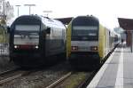 Zwei MRCE-/DISPO-Loks in Diensten der NOB: ER 20-014 (links) und 011, Niebüll, 13.10.12.