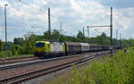 Am 20.05.17 bespannte 193 551 der TX Logistik den Papierzug nach Rostock.
