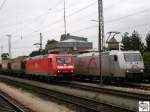 185 531-1 der TXLogistik und 185 064-3 der Deutschen Bahn machten um die Mittagszeit am 16. September 2008 in Lichtenfels eine kurze Pause.
