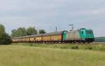 Am 12.Juni 2013 war TXLA 185 615 mit einem ARS-Altmann Zug sdlich von Elze(Han) auf dem Weg Richtung Sden.