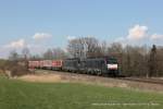 ES 64 F4 - 035 (TXLogistik) und ES 64 F4 - 114 mit einem Sattelaufliegerzug in Hilperting, 28. März 2014