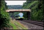 Am 9.8.2015 bot sich mir bei Vorbeifahrt des ET 016 der Westfalenbahn in Richtung Osnabrück um 14.30 Uhr dieses veränderte Motiv am nördlichen Tunneleinschnitt von Lengerich. Die Talbrücke war eingeschalt und wurde neu befestigt. 