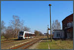 Auf dem Weg nach Wolfsburg hält 1648 442 von Abellio kurz im Bahnhof Rätzlingen.