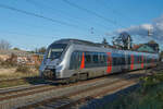 Noch fahren die Abellio-Züge auf dem RE 17. Am 05.11.2022 war 9442 608 auf dem Weg von Naumburg nach Erfurt und hat gerade Vieselbach durchfahren.