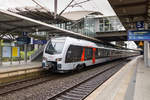 abellio ET 25 2214 als Regionalbahn von Arnhem nach Düsseldorf am 01.05.2017 im Bf Düsseldorf-Flughafen.