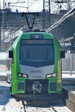 Der Elektrotriebzug 3429 020 ist hier beim Halt am Hauptbahnhof Wanne-Eickel zu sehen.