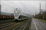 ET23008 fhrt als ABR99616 (RE16  Ruhr-Sieg-Express ), von Essen Hbf nach Siegen, in Plettenberg ein.