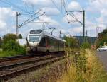 
Mit neuer Fahrzeugbezeichnung....Der ET 222104 (94 80 0426 103-8 D-ABRN / 94 80 0826 103-4 D-ABRN), ex ET 22 004, ein 2-teiliger Stadler Flirt der Abellio Rail NRW fährt am 26.07.2014 als RB 91  Ruhr-Sieg-Bahn  Hagen - Finnentrop - Kreuztal - Siegen, bei Siegen-Weidenau in Richtung Endstastion Siegen Hbf. 
Er fährt auf der KBS 440  Ruhr-Sieg-Strecke  Hagen - Siegen, (Siegen-Weidenau bis Siegen  DB-Streckennummer 2880).

Der Triebzug wurde 2007 bei Stadler Pankow GmbH in Berlin unter der Fabriknummer 34639 gebaut. Er hat die EBA-Nummern EBA 05L14A 004 und EBA 05L14B 004.

Diese Fahrzeuge hat die Abellio über die CBRail Ltd. geleast. 