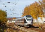   Der ET 23 2102  Märkischer Kreis  (ex ET 23 002), ein 3-teiliger Stadler FLIRT der Abellio Rail NRW GmbH, fährt am 08.11.2015 als RE 16  Ruhr-Sieg-Express  (Essen - Hagen - Siegen) von