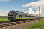 Agilis Triebzug 440 475 in Richtung Regensburg am 14.05.2017 bei Künzing in Niederbayern.