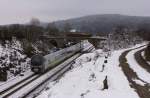 Die ag 84414 mit 440 401 an einer alten Feldwegbrcke bei Dettenhofen.(KBS 880,1.12.12)