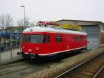 Dieser kleine hbsche Turmtriebwagen, welcher die Nummer 480 der AVG trgt, steht sich seit einiger Zeit im Bahnhof Ettlingen Stadt die Fe platt.