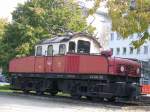 E-Lok Oldtimer der Deutschen Eisenbahn Betriebsgesellschaft aufgestellt als Denkmal beim Albtalbahnhof in Karlsruhe.