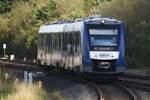 HENSTEDT-ULZBURG (Kreis Segeberg), 09.10.2020, AKN-Zug 622 653 als Linie A1 nach Hamburg-Eidelstedt vor Einfahrt in den Bahnhof Ulzburg Süd