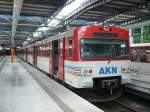 Zug 65 Line A2 Norderstedt Mitte - Ulzburg Sd am 19.05.2008 in der Endstation Norderstedt Mitte, rechts am gleichen Bahnsteig ein Triebzug der U-Bahn-Line U1.