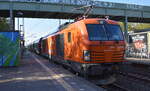 AMEH Trans - ArcelorMittal Eisenhüttenstadt Transport GmbH, Eisenhüttenstadt [D] mit ihrer Vectron Dual Lok  248 043  [NVR-Nummer: 90 80 2248 043-2 D-EKO] und einem Getreidezug am 27.08.24 Durchfahrt Bahnhof Berlin Hohenschönhausen.