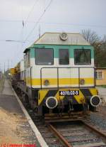 Ex-KEG 0702 und V 75 018 jetzige 4070.02-5 der Arco Transportation am 17.04.2005 am Bahnhof Frankfurt am Main - Sportfeld, der alte Schriftzug der KEG-Nummer ist noch sehr gut zu erkennen. 