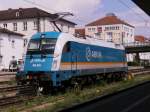 BR 183 001 wartet am 30.07.2008 in Regensburg auf  ihren Zug nach Mnchen.