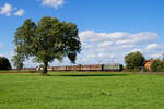 140 438 BayernBahn mit dem Henkelzug bei Triesdorf Richtung Gunzenhausen, 26.08.2020