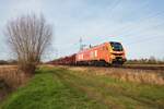 BBL Stadler Eurodual 159 230-2 mit Schotterwagen in Darmstadt Arheilgen am 12.02.22