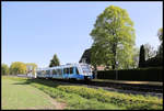 VT 112 hat hier am 24.2.2020 um 10.45 Uhr den Haltepunkt Quendorf verlassen und passiert kurz hier in Richtung Bad Bentheim den ehemaligen gleichnamigen Bahnhof, welcher heute im Privatbesitz ist.