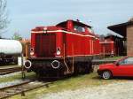 V100 D20 (ex-DB 211 074-0) und D21 (ex-DB 211 125-0) der Bentheimer Eisenbahn AG auf Bahnhof Bentheim Nord am 9-3-2002.