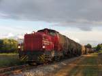 D22 mit Sperrfahrt 338 Osterwald-Esche-Emlichheim in Esche am 18-9-2012. Die Erdl aus Emlichheim wird nur noch ber 15 km zwischen Emlichheim und Osterwald befrdert. Dabei benutzen die lzge zwischen dem Bahnhof Esche und der lentladeanlage in Osterwald eine 3,9 km lange Anschlussbahn die 1949 entstanden ist. In Osterwald geht die l mit eine Rohrleitung nach Lingen. 